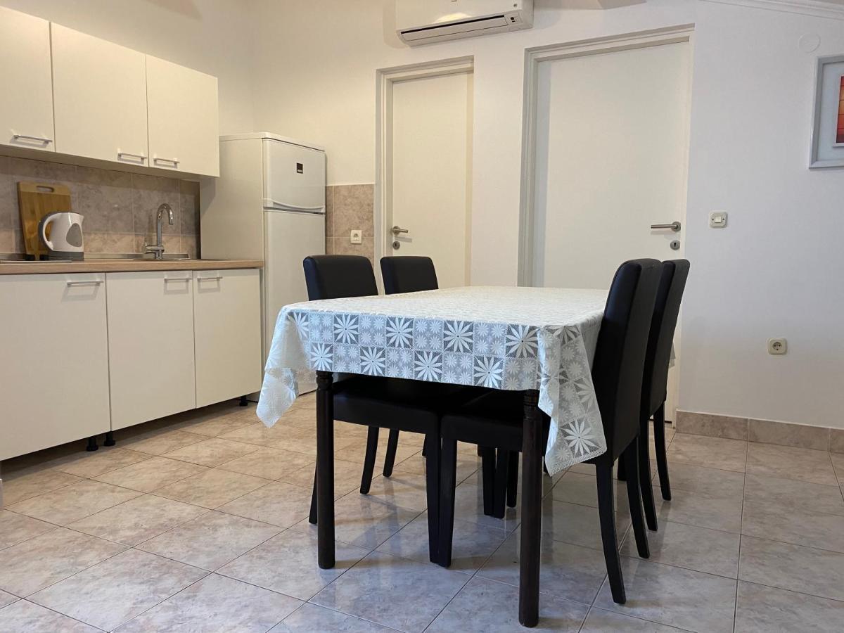 Appartement Emanuela 2 à Novalja Extérieur photo