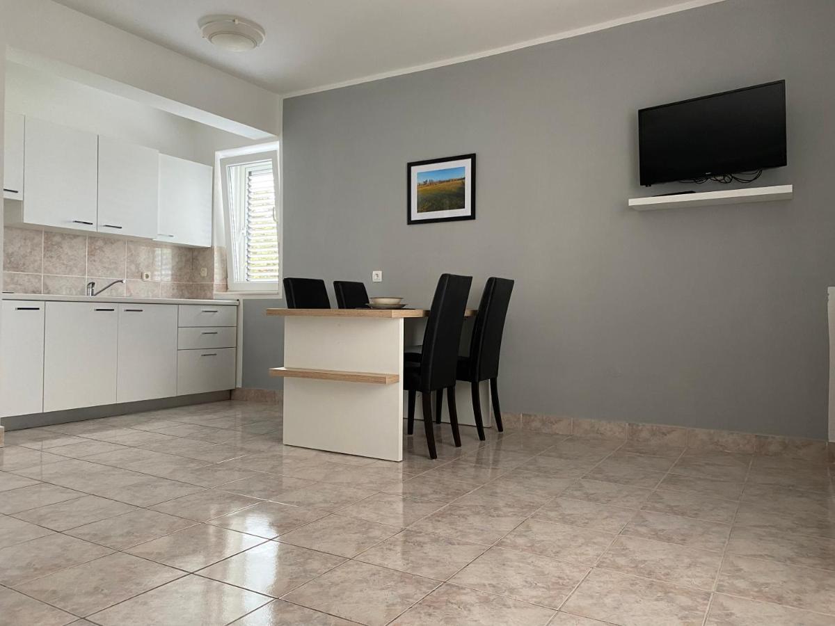 Appartement Emanuela 2 à Novalja Extérieur photo