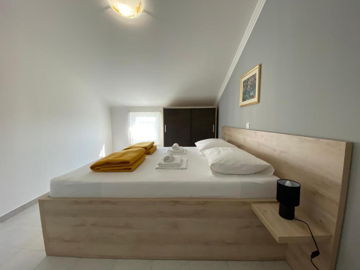 Appartement Emanuela 2 à Novalja Extérieur photo