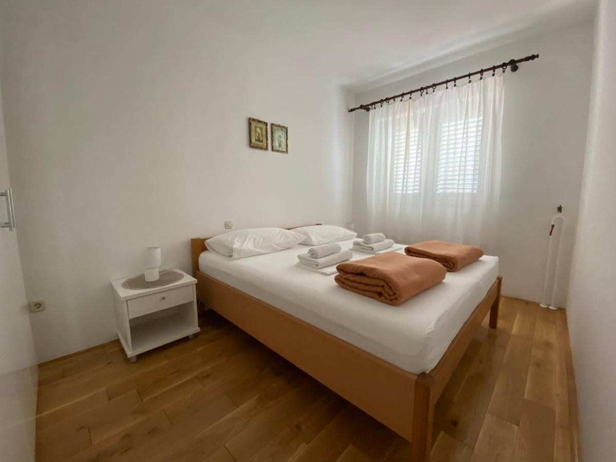 Appartement Emanuela 2 à Novalja Extérieur photo