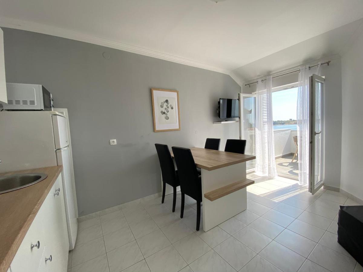 Appartement Emanuela 2 à Novalja Extérieur photo